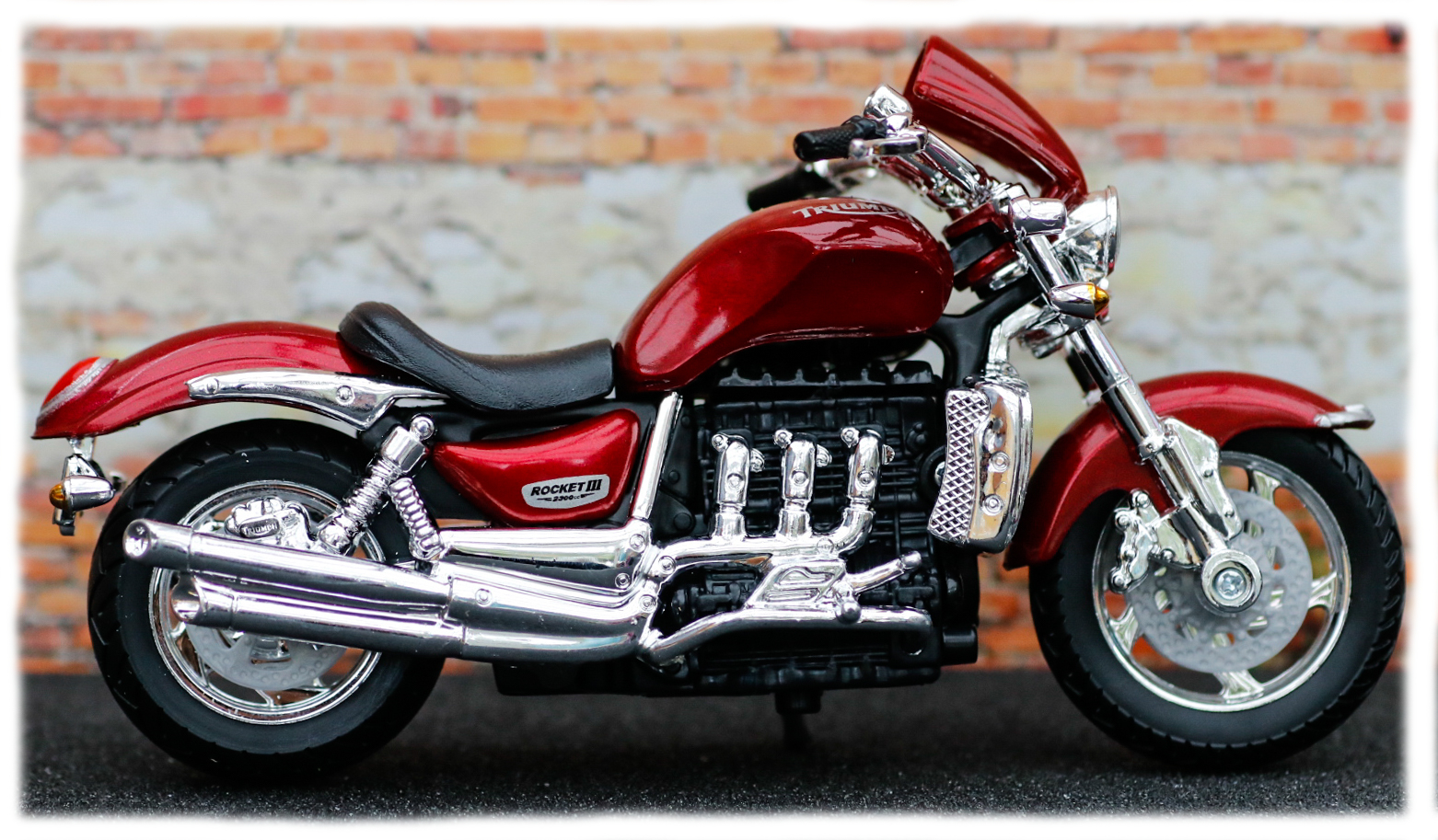 Bburago Triumph Rocket 3