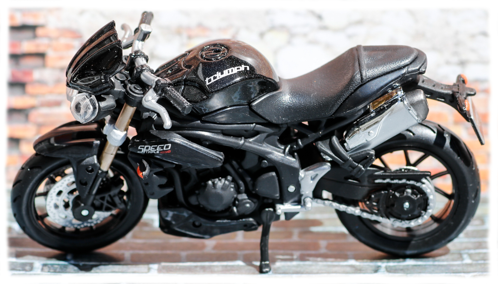 Bburago Triumph Speed Triple 2011