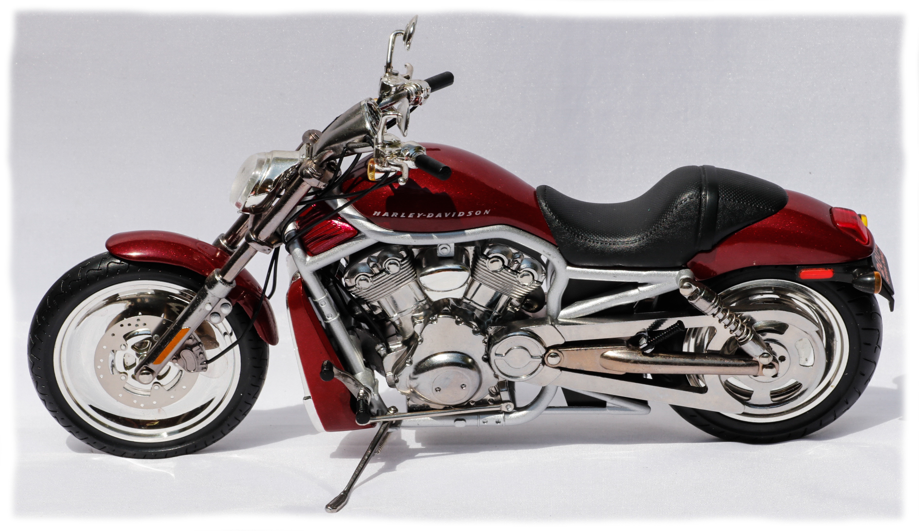 ERTL Harley Davidson V-Rod