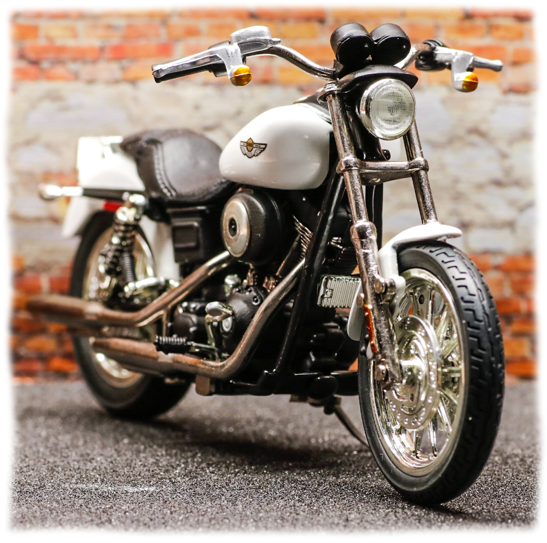 ERTL Harley Davidson Dyna Super Glide Sport 2003