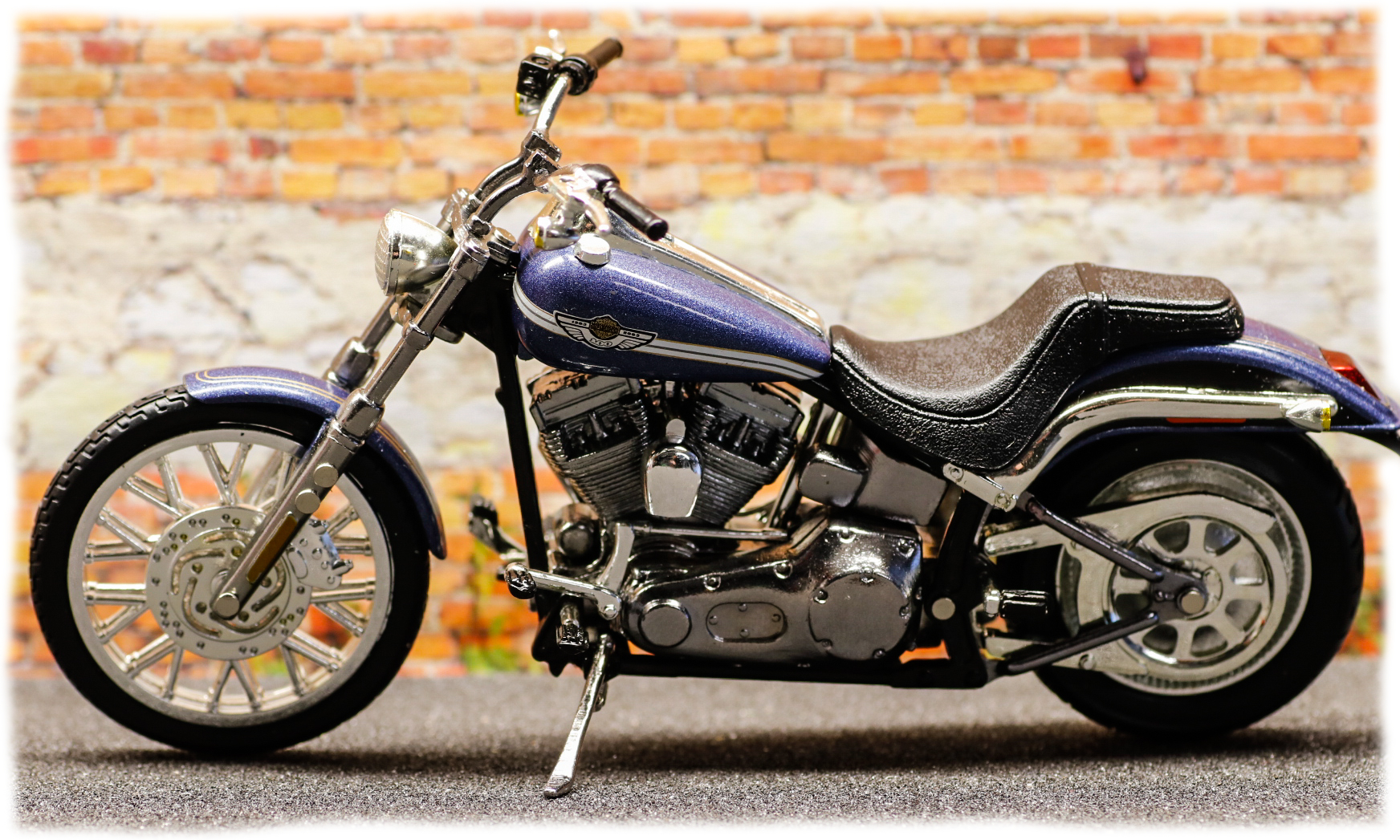 ERTL Harley Davidson Softail Deuce 2003