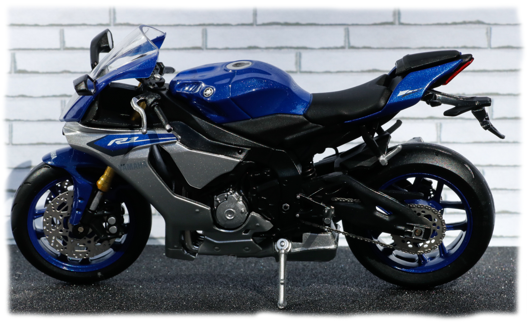 Hachette Yamaha YZF R1