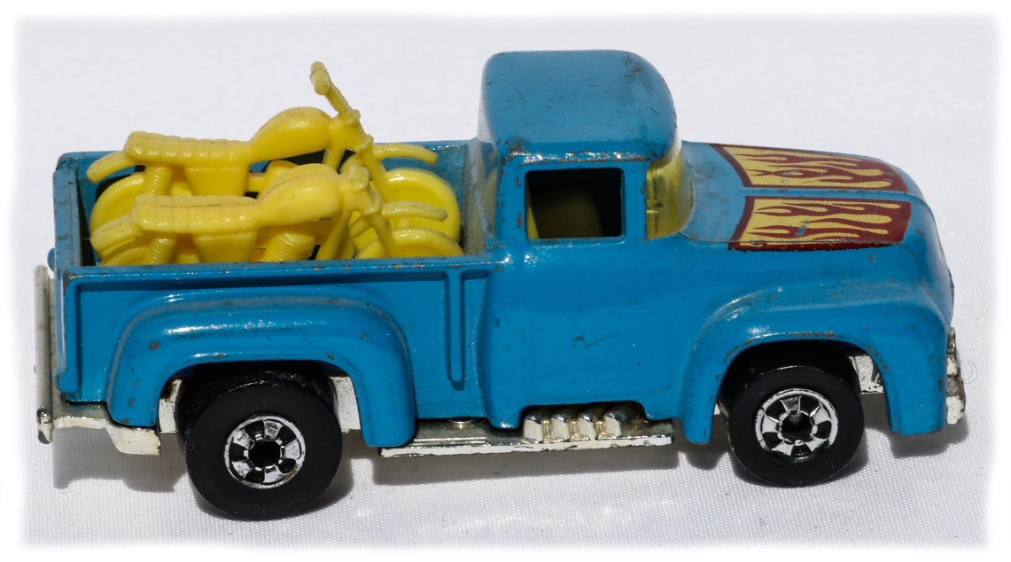 Hot Wheels Pickup and 2 Trial Bikes