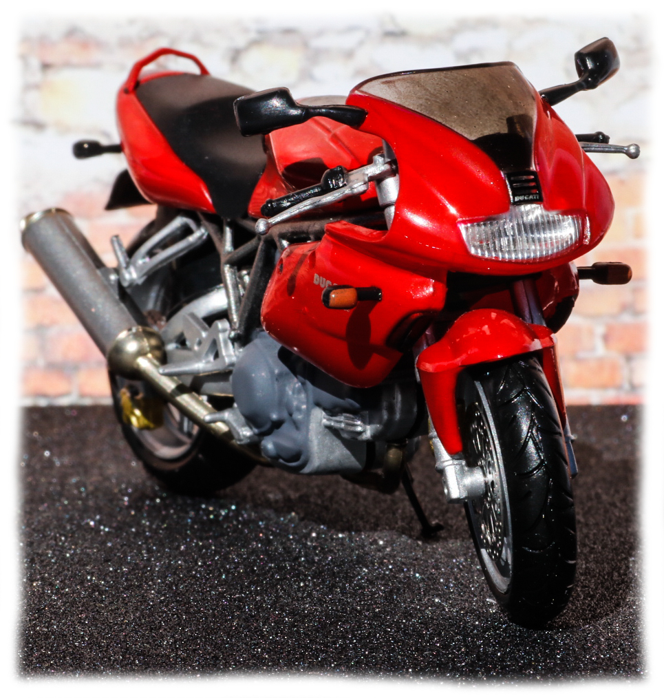 IXO Ducati 1000DS