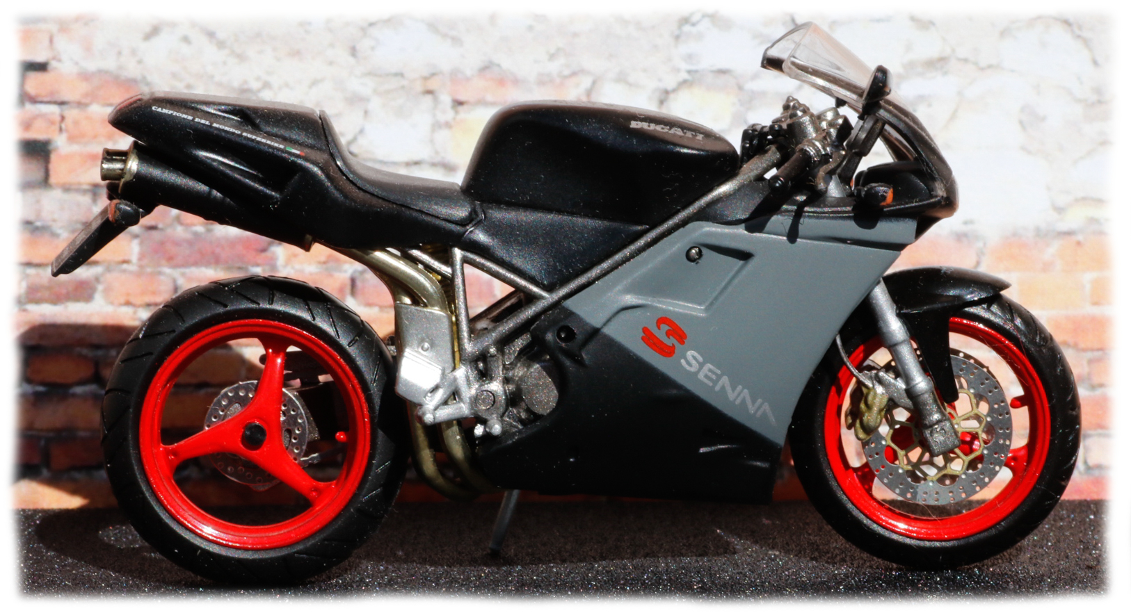 IXO Ducati 916 Senna