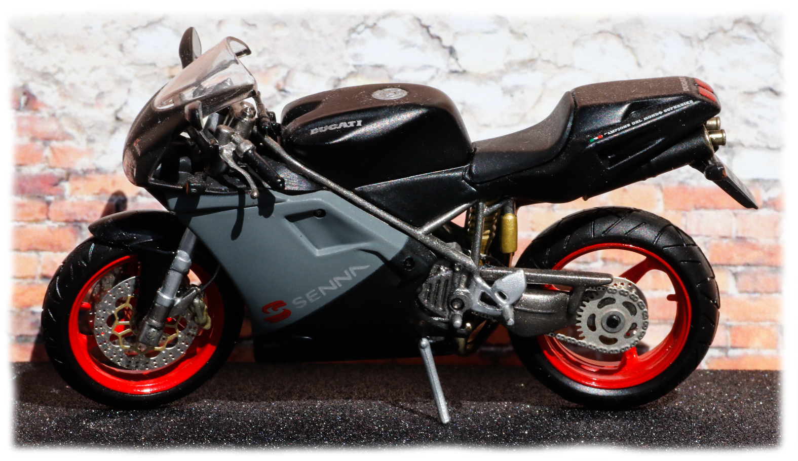 IXO Ducati 916 Senna