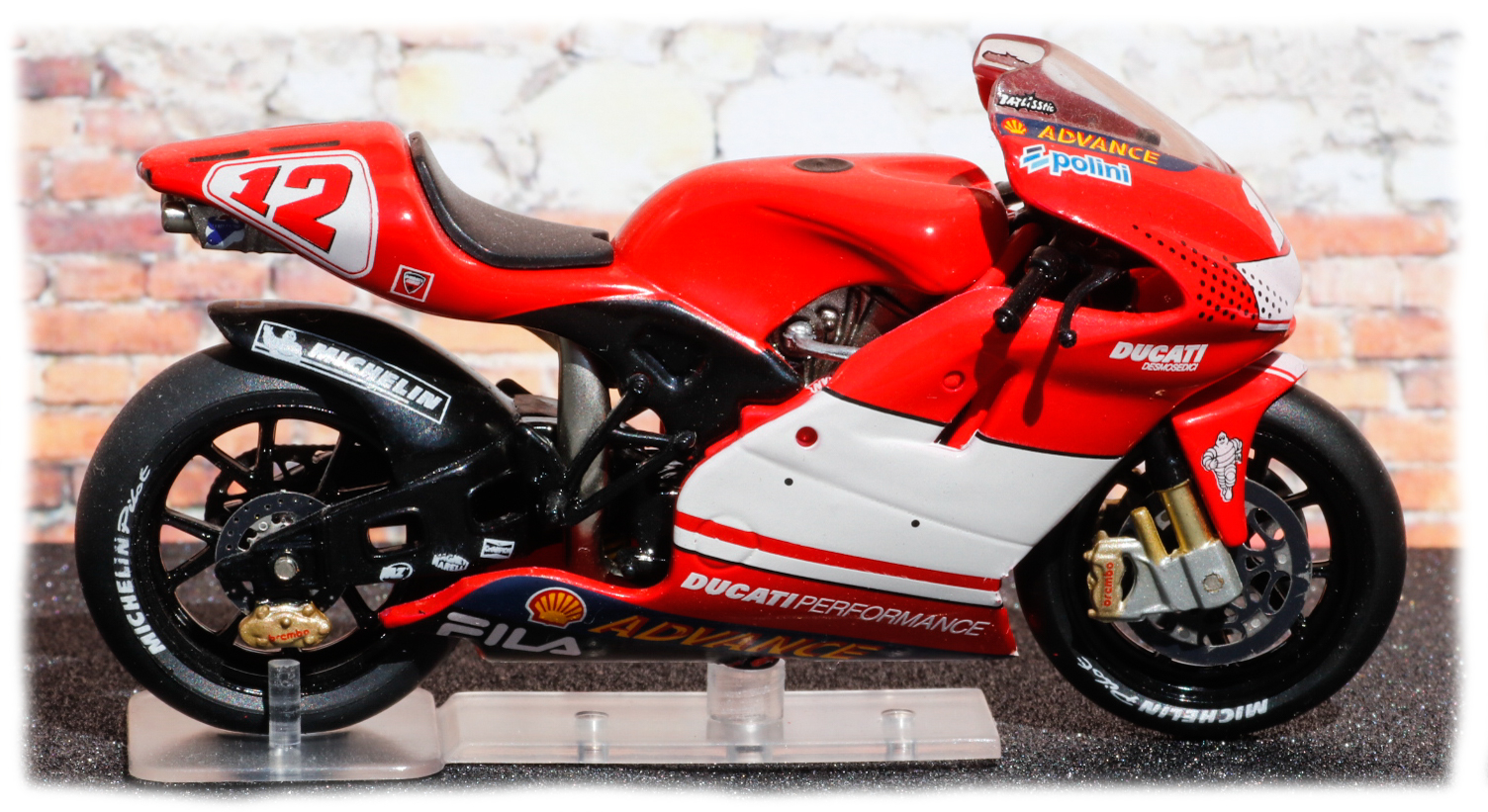 IXO Ducati Desmosedici Troy Bayliss