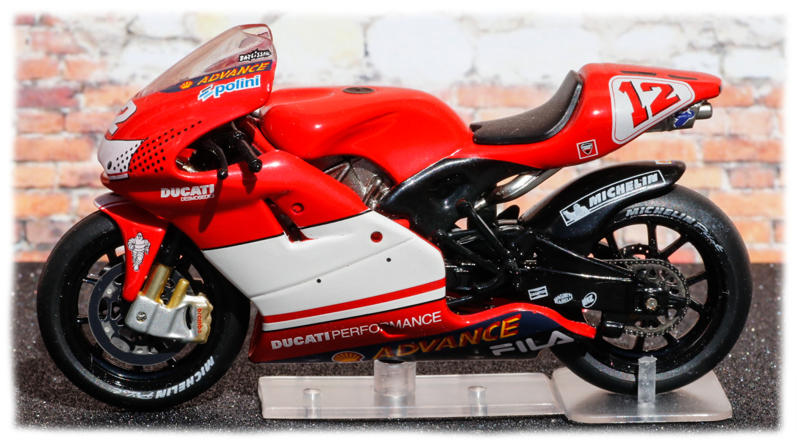 IXO Ducati Desmosedici Troy Bayliss