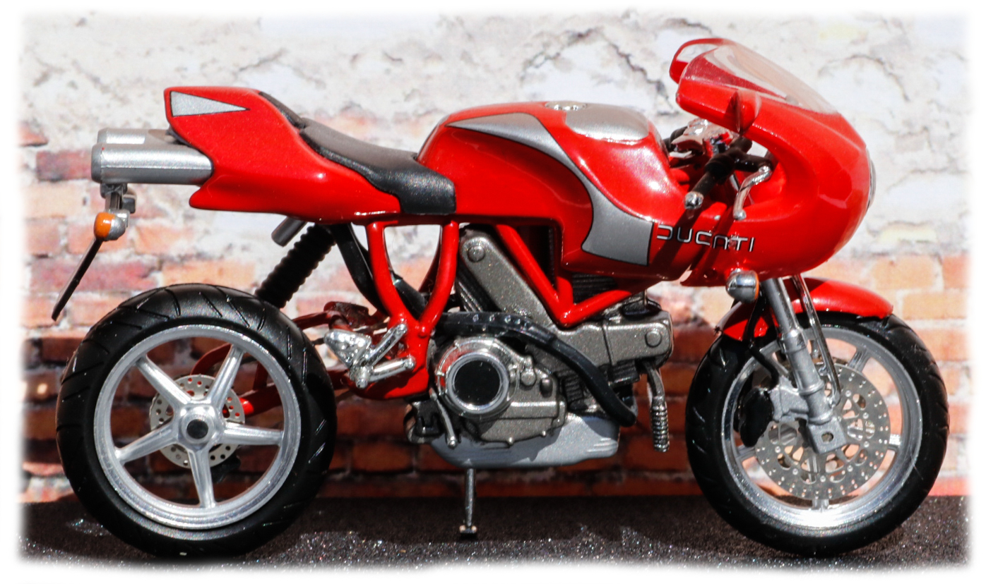 IXO Ducati MH900E