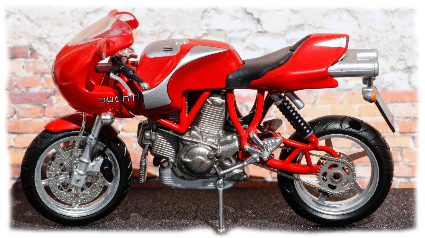 IXO Ducati MH900E