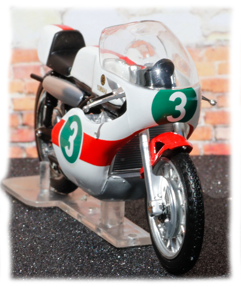 IXO Yamaha RD05 250 Phil Read