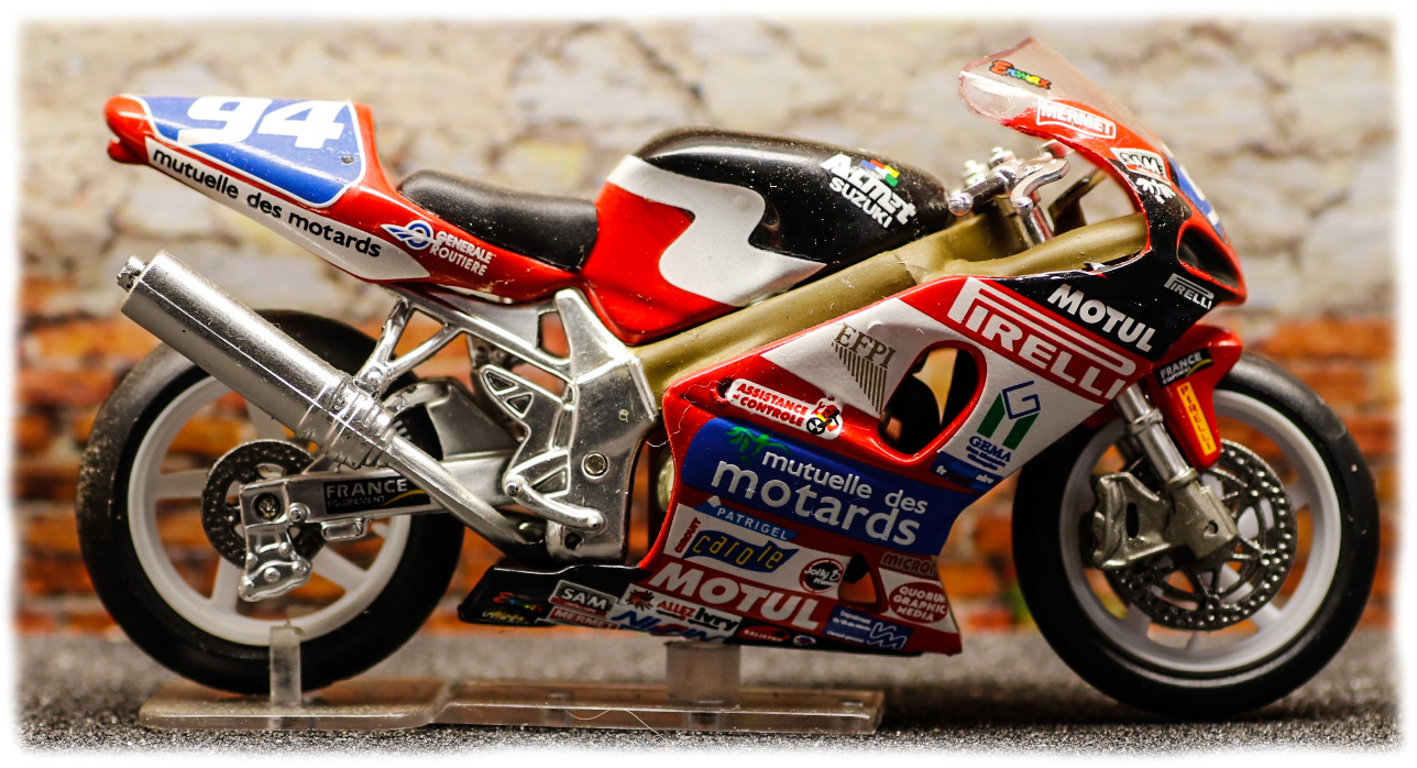 IXO Suzuki GSX-R Gyot-Scarnato-Dussauge 2001