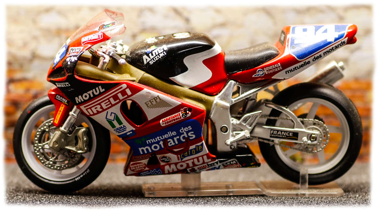 IXO Suzuki GSX-R Gyot-Scarnato-Dussauge 2001