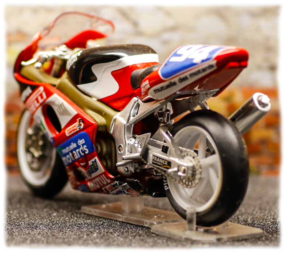 IXO Suzuki GSX-R Gyot-Scarnato-Dussauge 2001