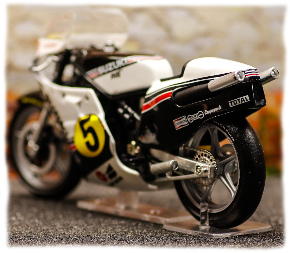 IXO Suzuki RGB500 Marco Lucchinelli 1981