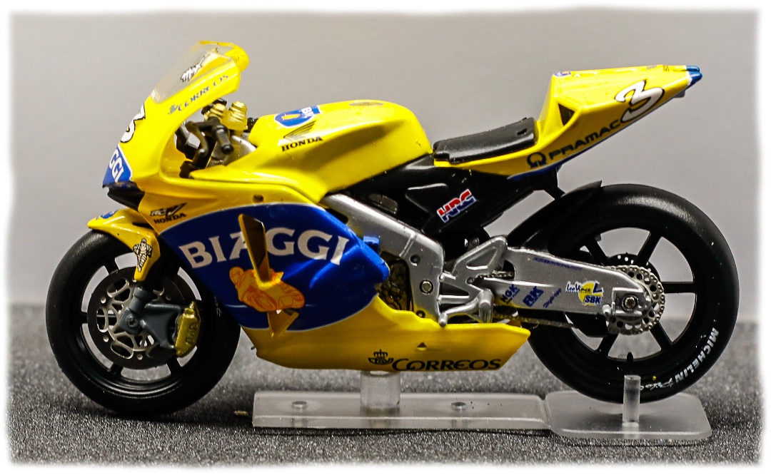 IXO De-Agostini Moto GP Honda RC211V Max Biaggi 2004