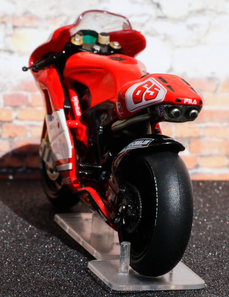 IXO Ducati Desmosedici Loris Capirossi