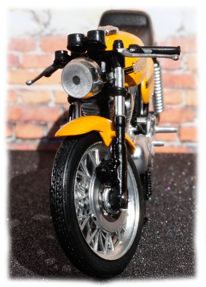 IXO Ducati 350 Mk3 Desmo