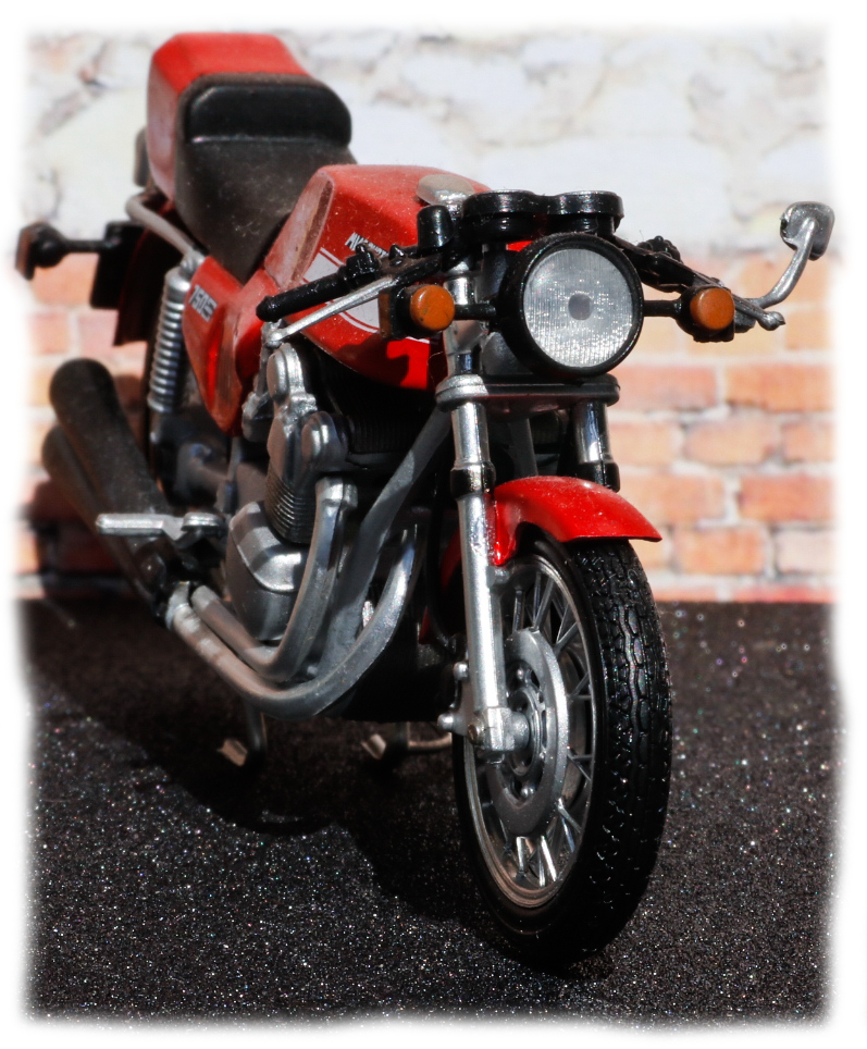 IXO MV Agusta 750S America