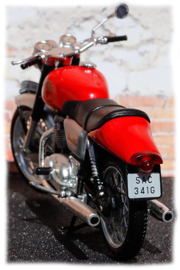 IXO Norton Commando 750