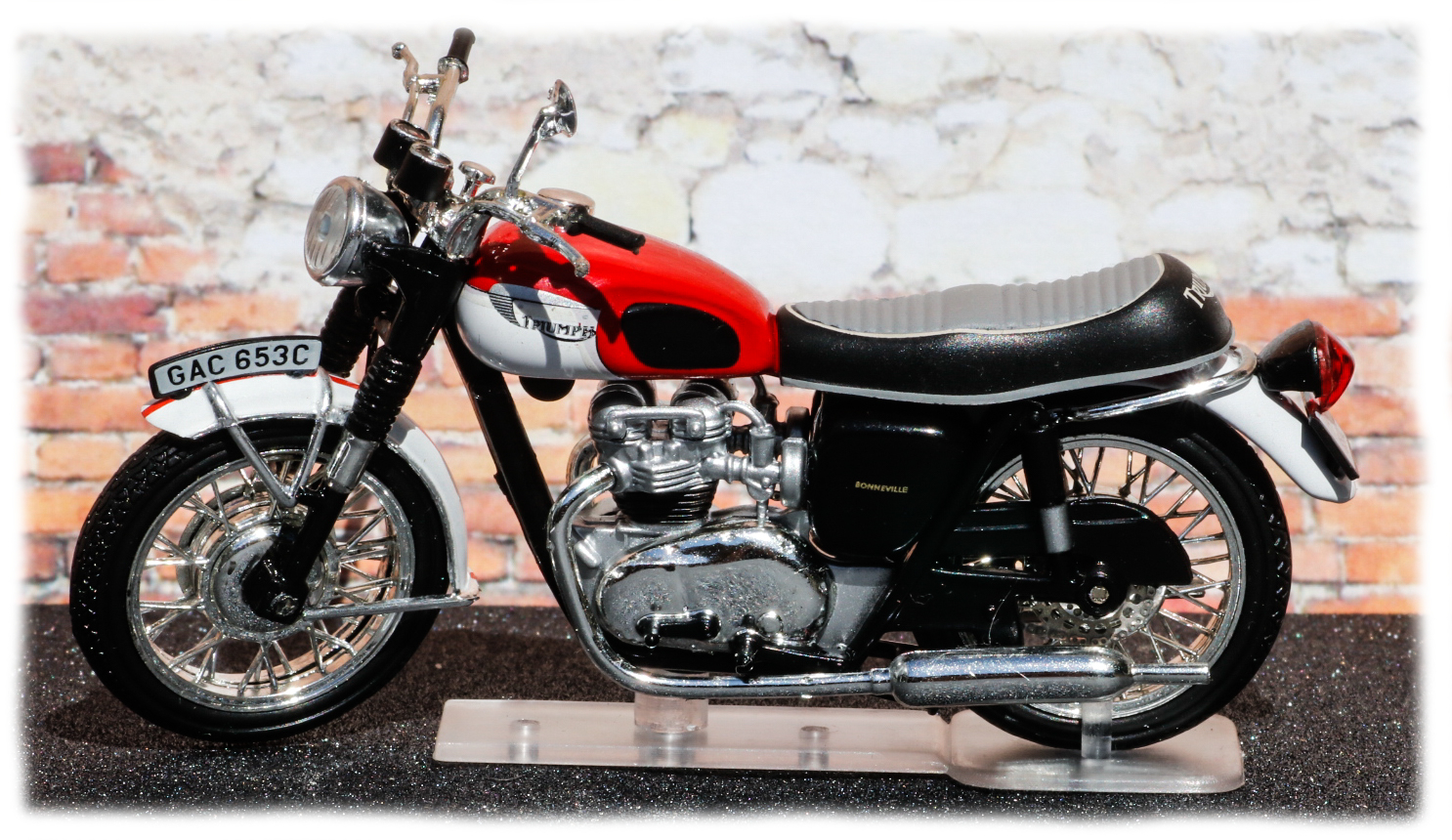 IXO Triumph T120 Bonneville