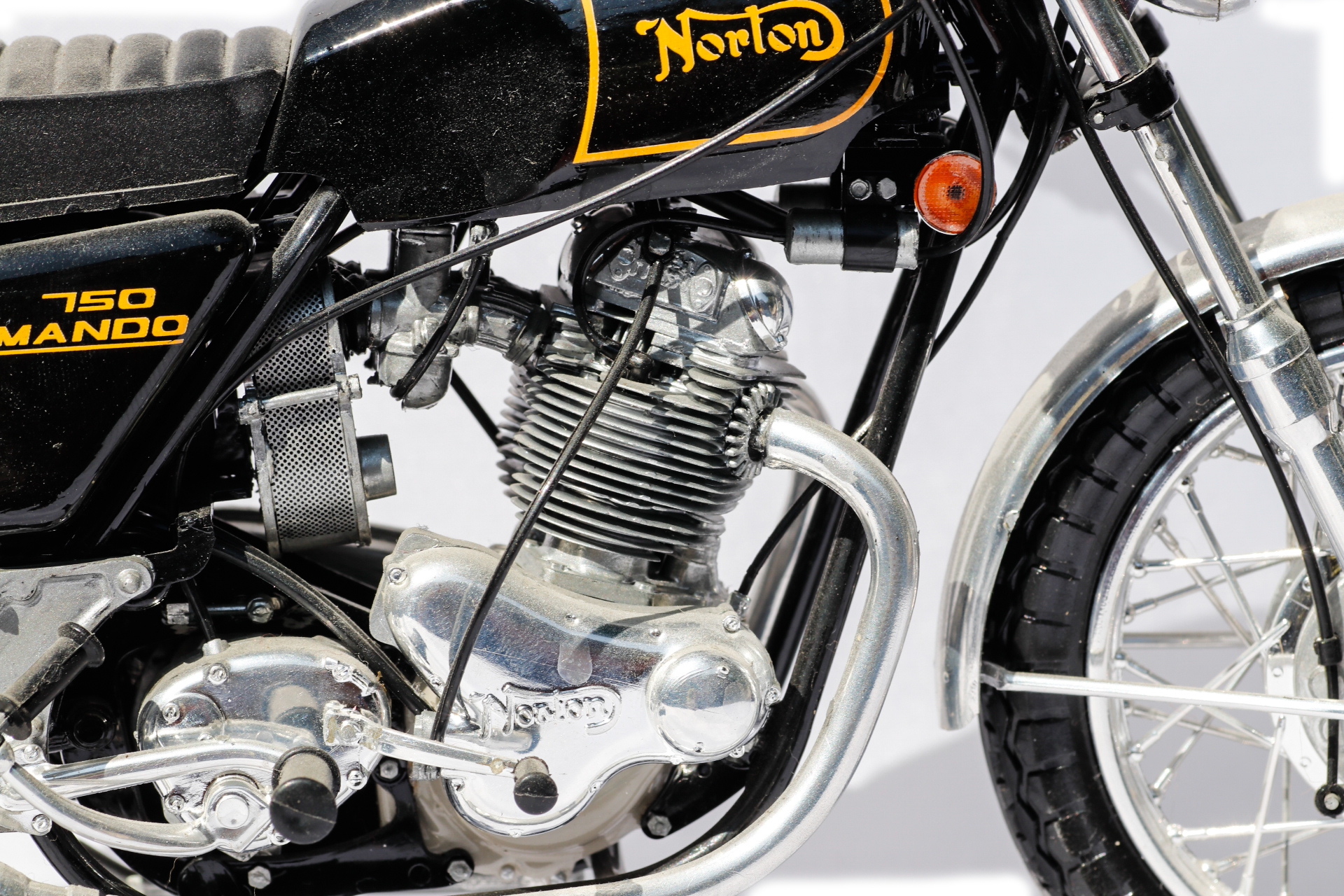 Airfix Norton Commando 750