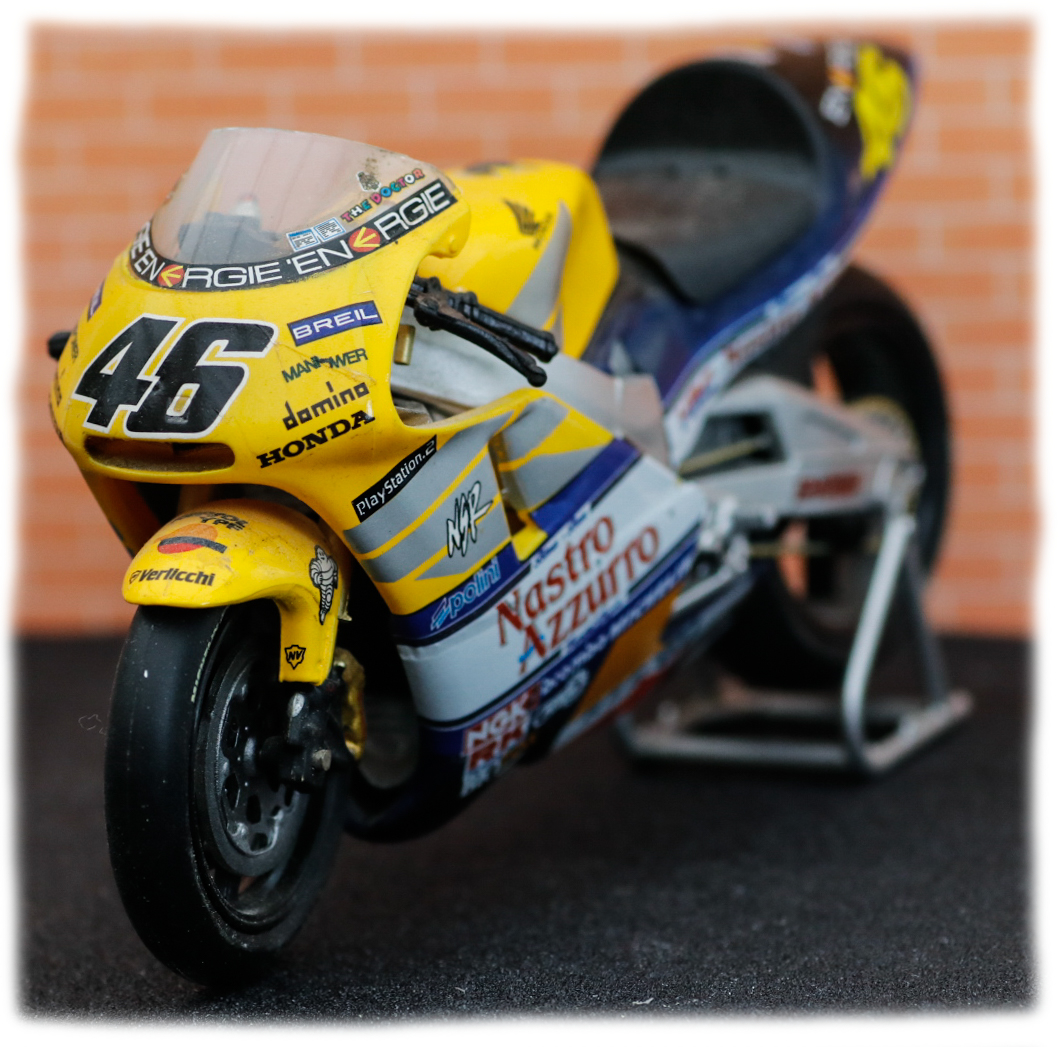 Collection 1/18 Motorbike for HONDA NSR 500 Nº46 Valentino World Champion 2001 