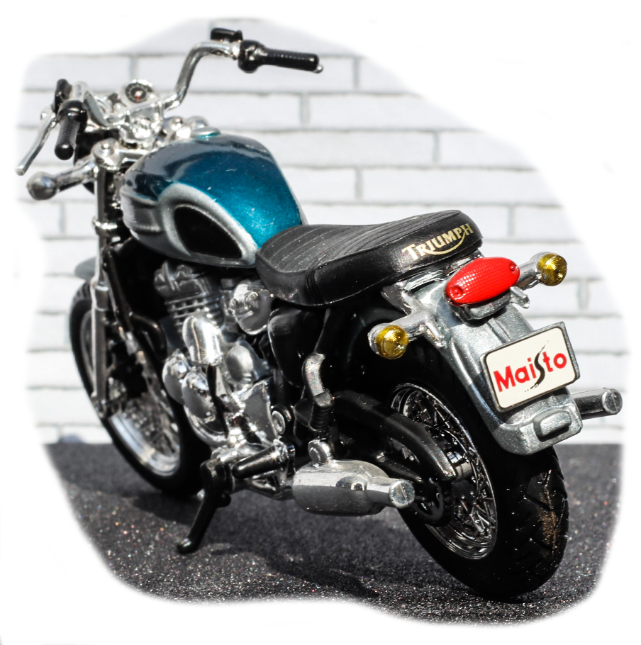 Maisto Triumph Thunderbird