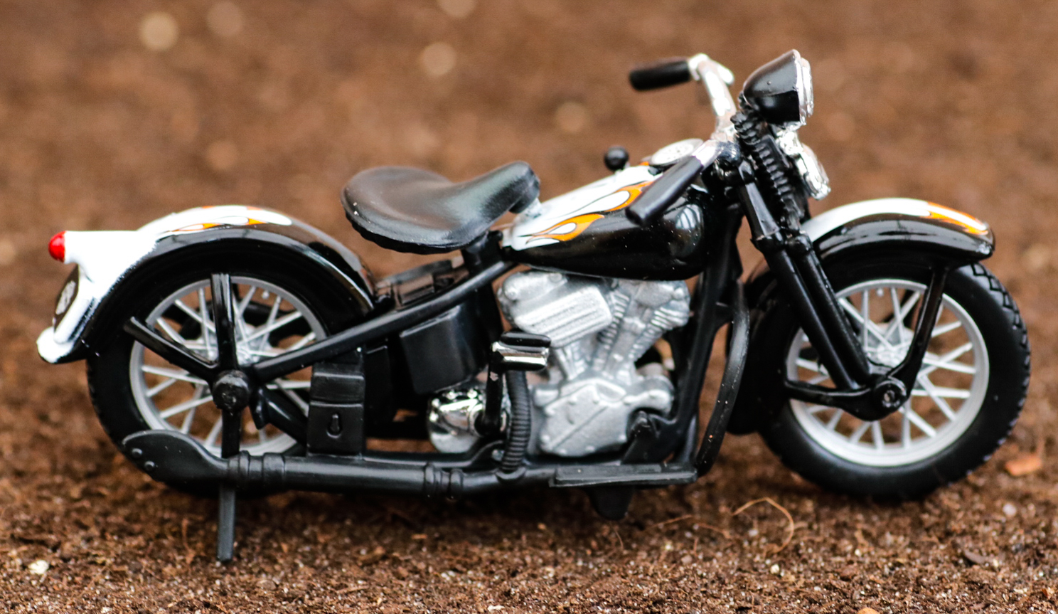 Maisto Harley Davidson Ford F350 and EL Knucklehead