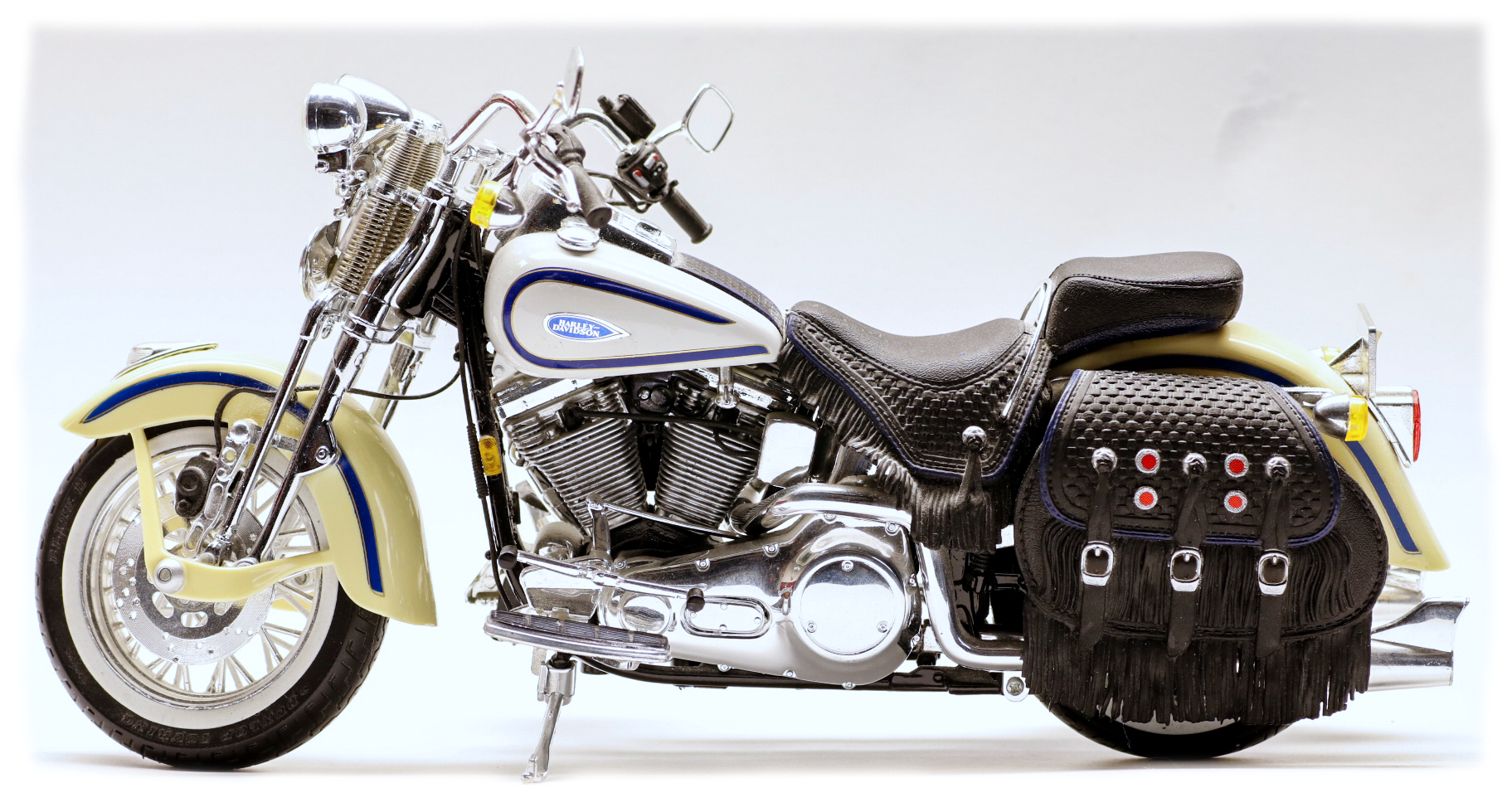 Maisto Harley Davidson FLSTS Heritage Springer