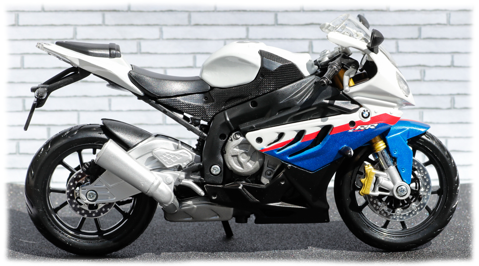 Maisto 1-12 BMW S1000RR