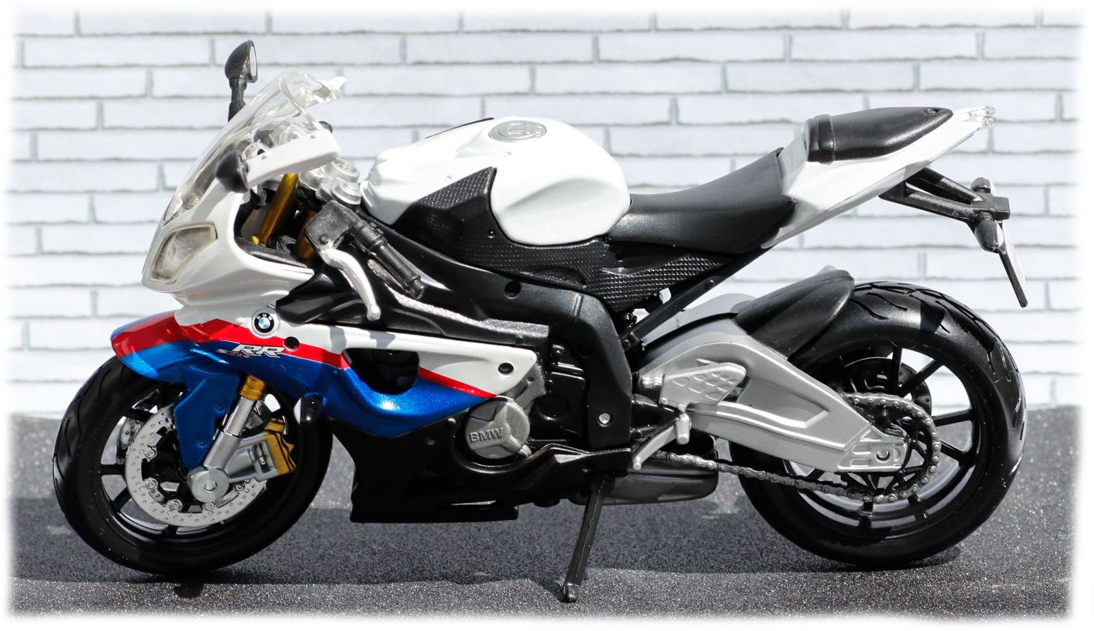 Maisto 1-12 BMW S1000RR