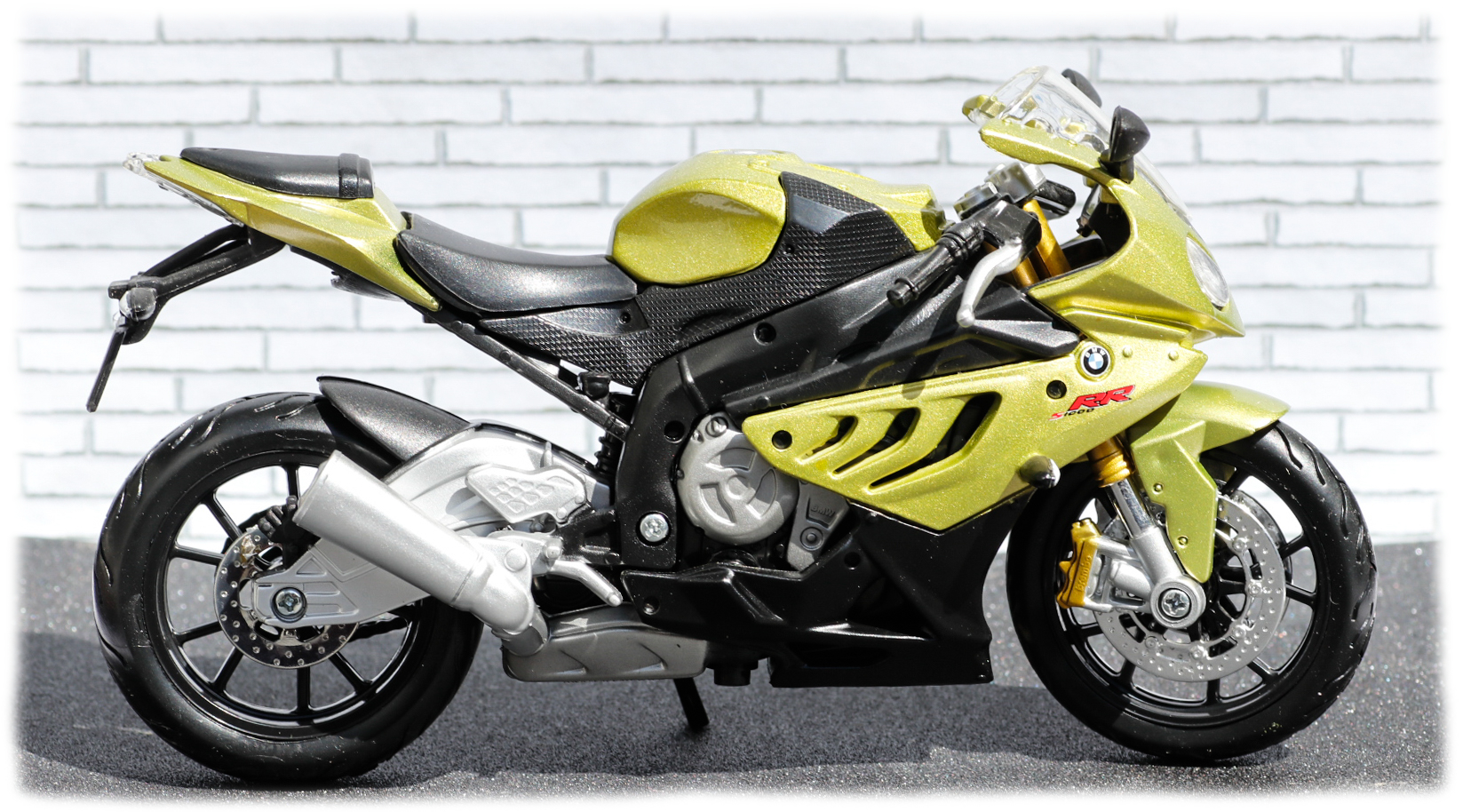 Maisto 1-12 BMW S1000RR