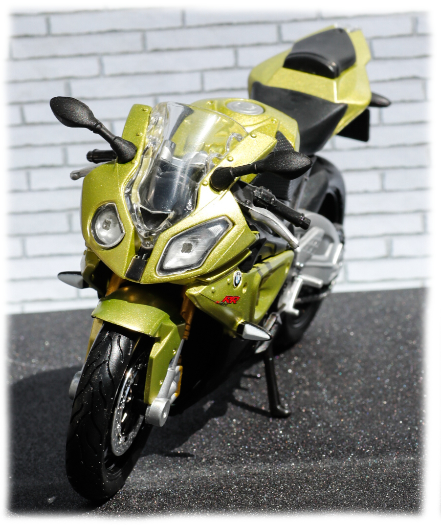 Maisto 1-12 BMW S1000RR