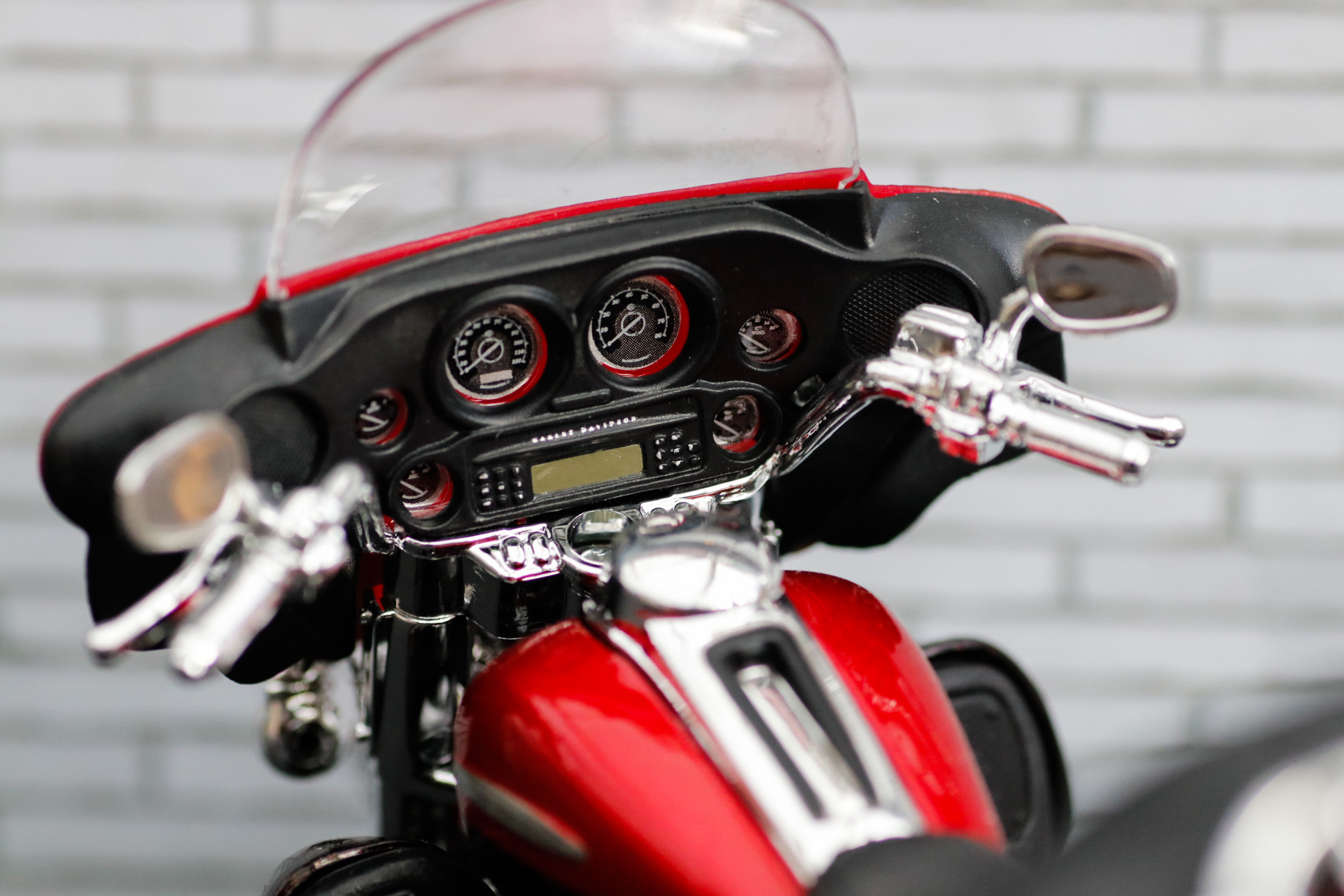 Maisto Harley Davidson FLHTK Electra Glide Ultra Limited Maisto Harley Davidson FLHTK Electra Glide Ultra Limited