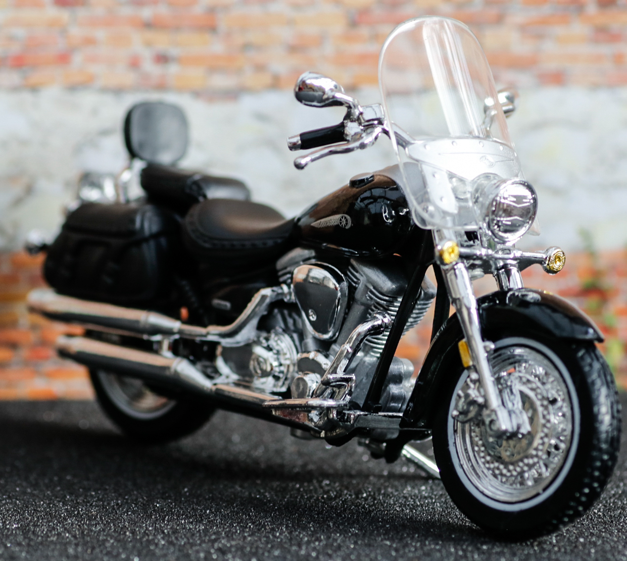 Maisto Yamaha Road Star Silverado