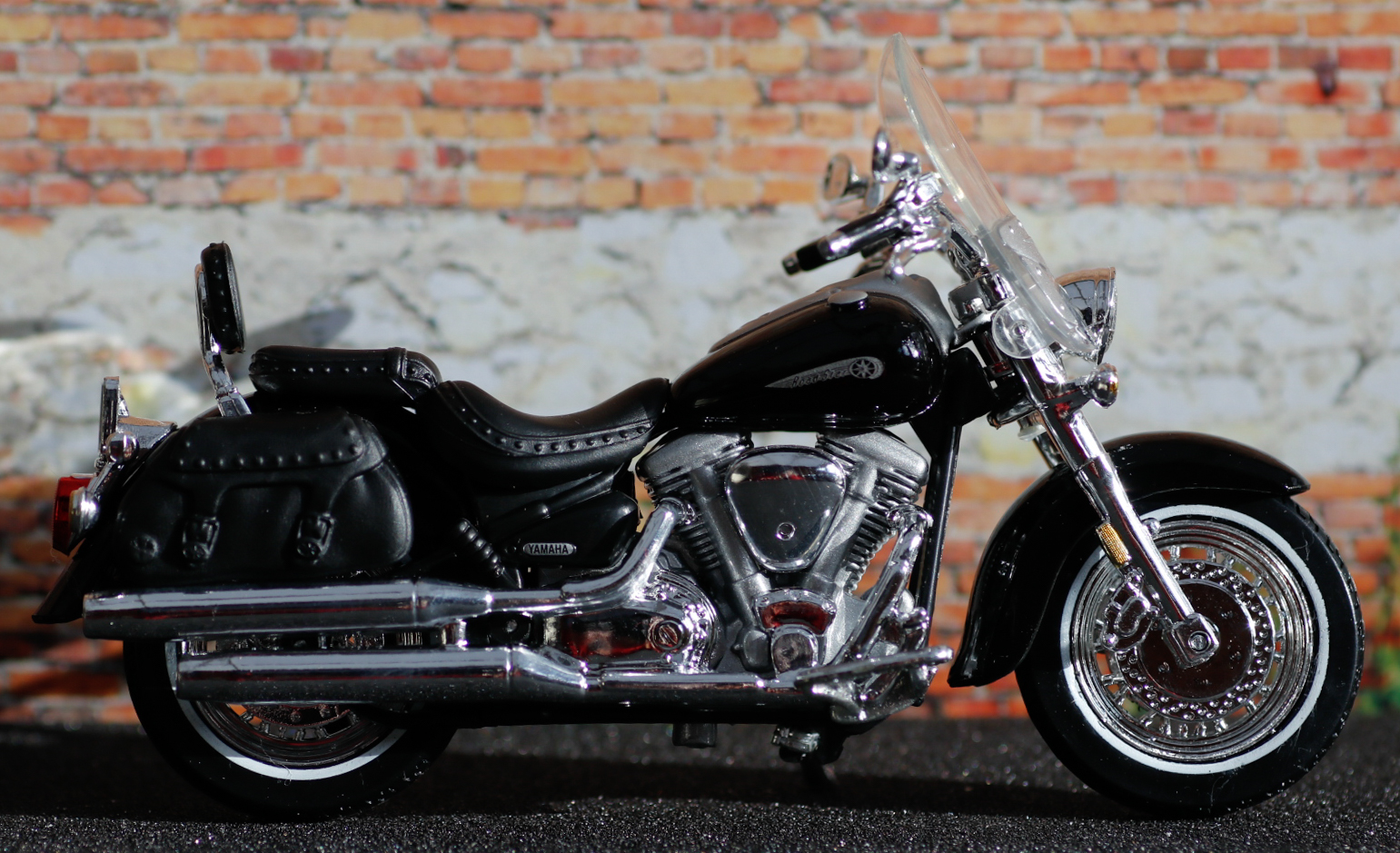 Maisto Yamaha Road Star Silverado