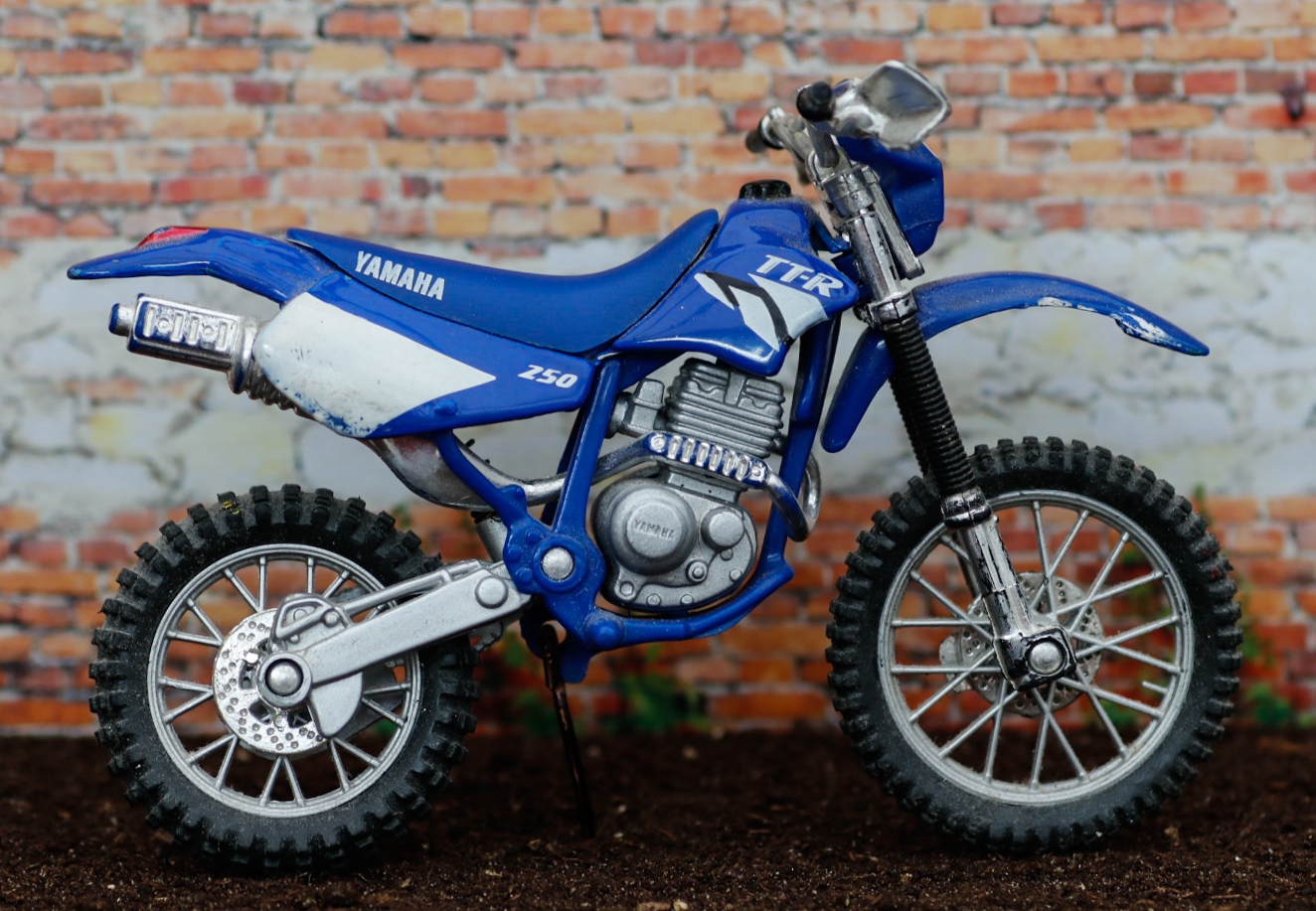 Maisto Yamaha TT-R250