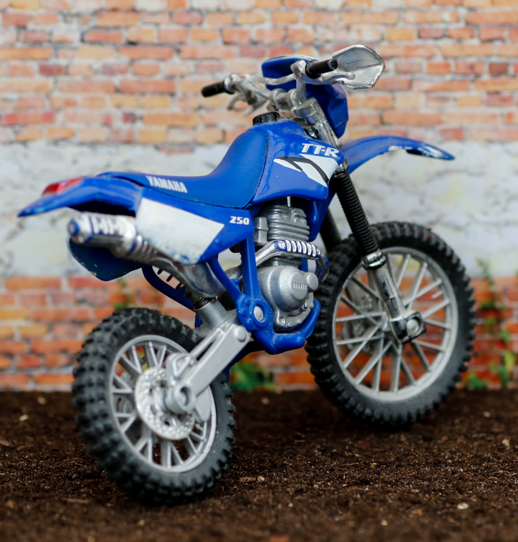 Maisto Yamaha TT-R250