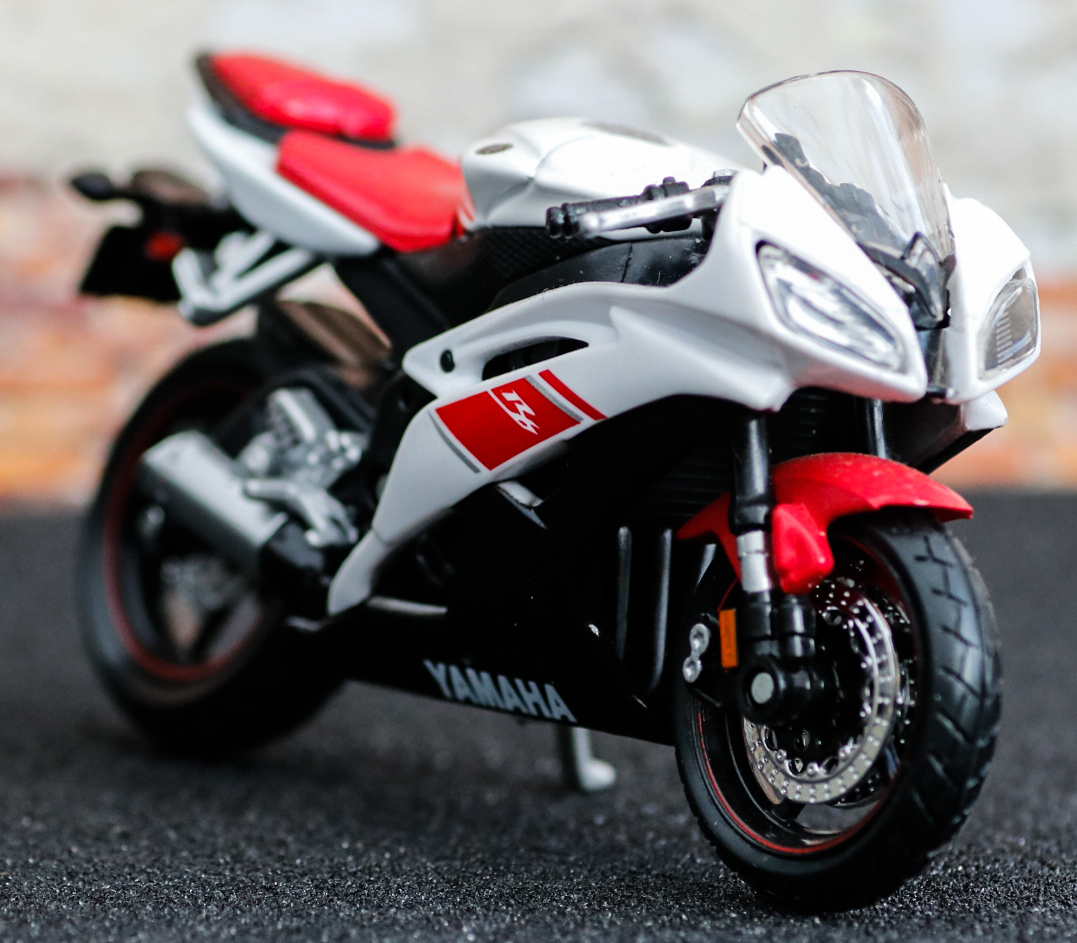 Maisto Yamaha YZF R6