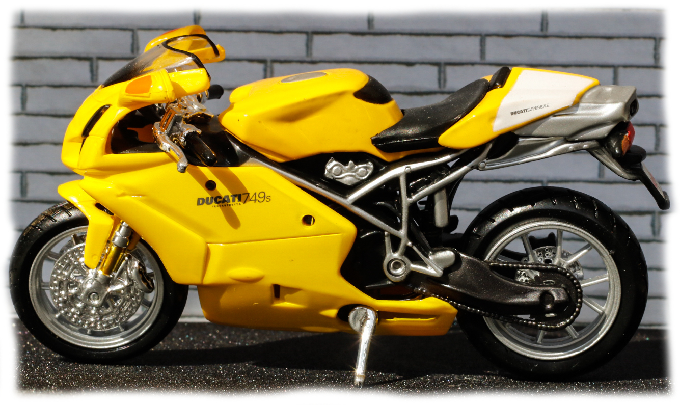 Maisto Ducati 749s