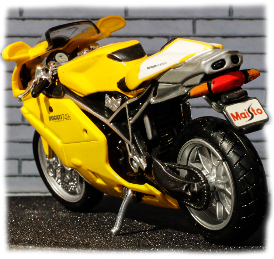 Maisto Ducati 749s