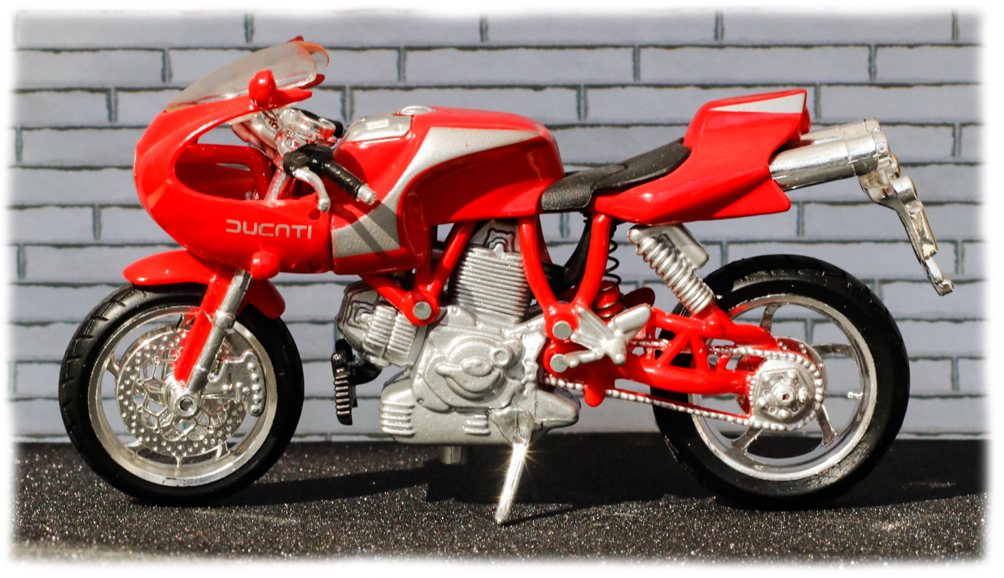 Maisto Ducati MH900E