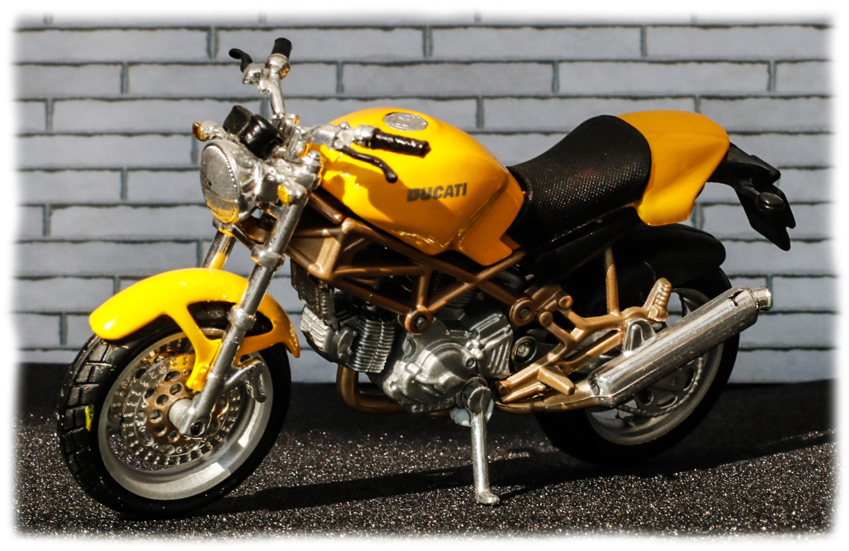 Maisto Ducati Monster 900