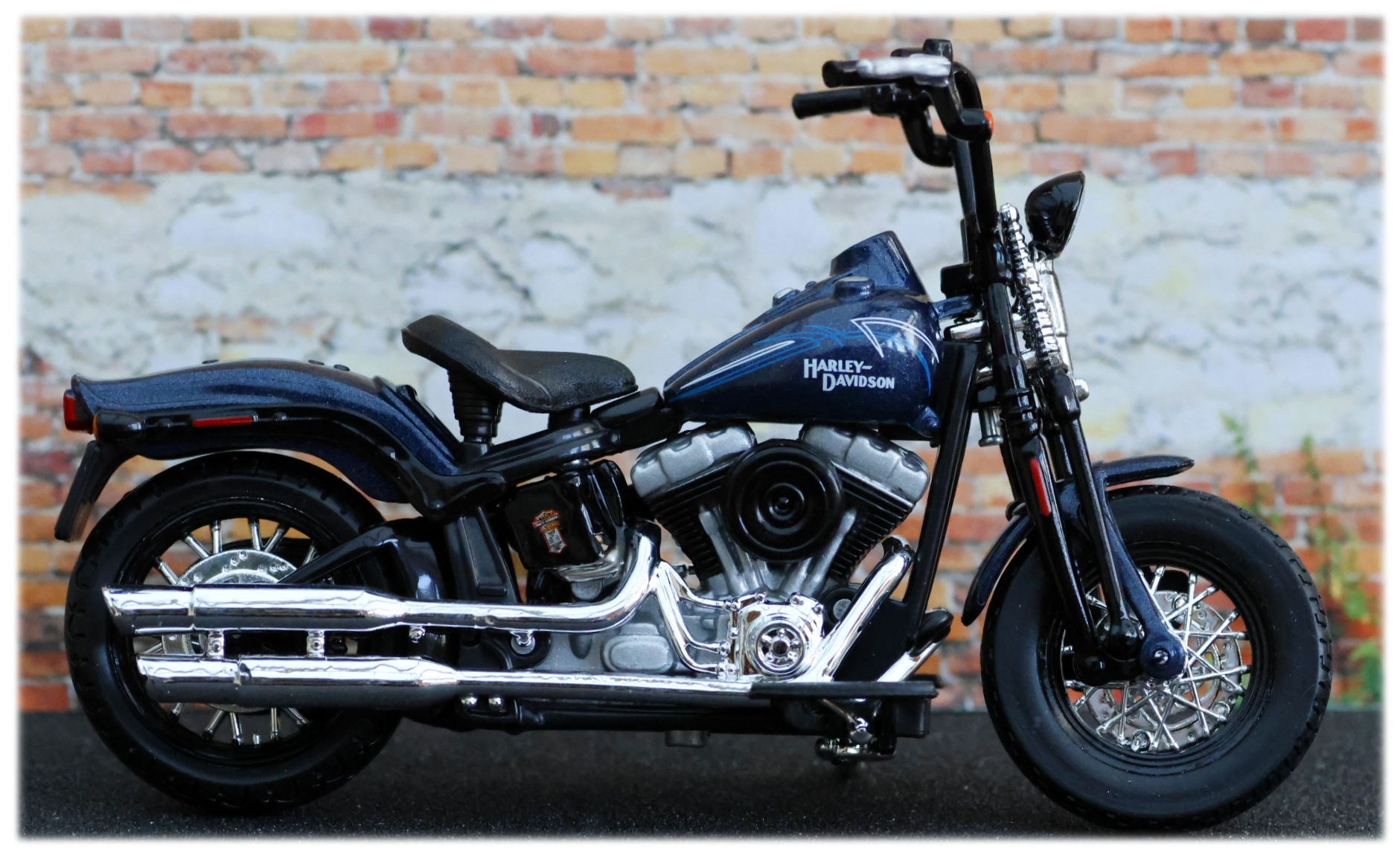 Maisto Harley Davidson FLSTSB Cross Bones 2008