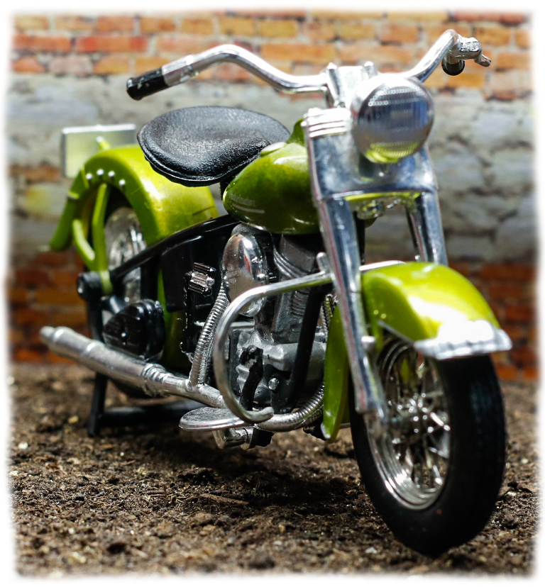 Maisto Harley Davidson FL74 Hydra Glide 1953 Maisto Harley Davidson FL74 Hydra Glide 1953