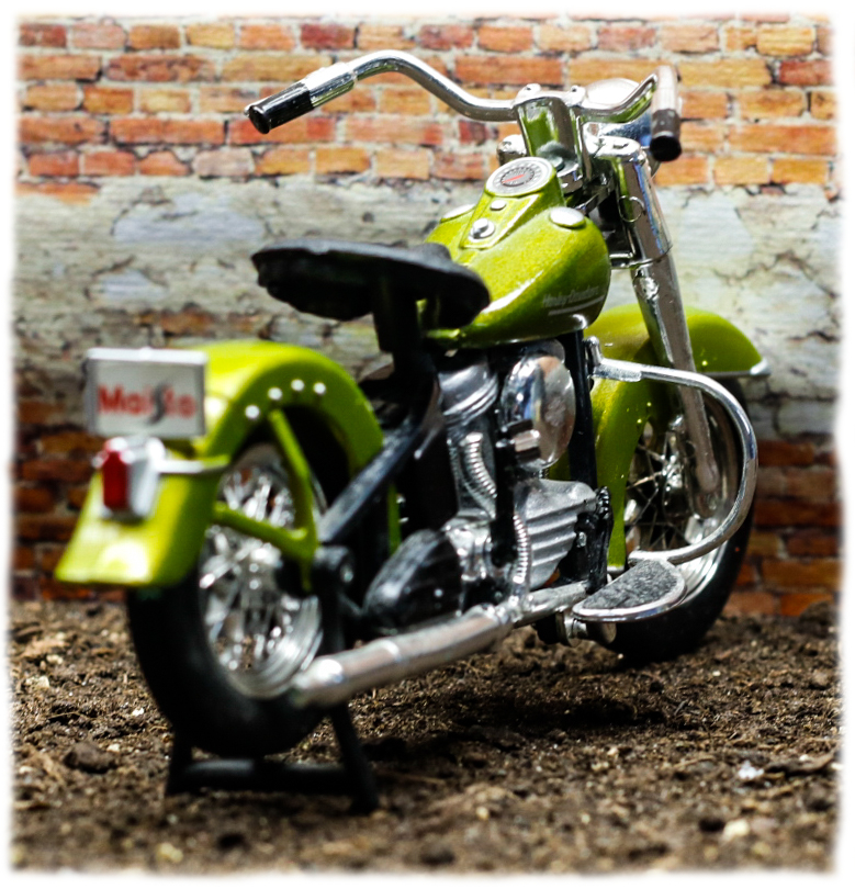 Maisto Harley Davidson FL74 Hydra Glide 1953 Maisto Harley Davidson FL74 Hydra Glide 1953