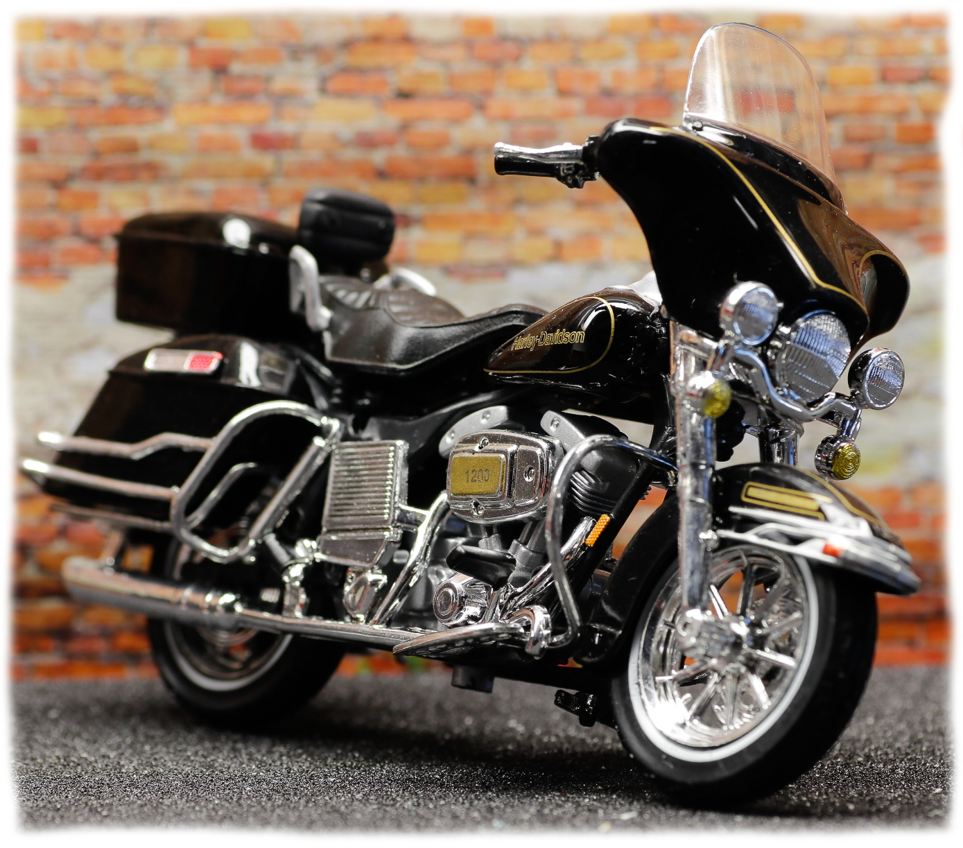 Maisto Harley Davidson FLH-80 Electra Glide 1978