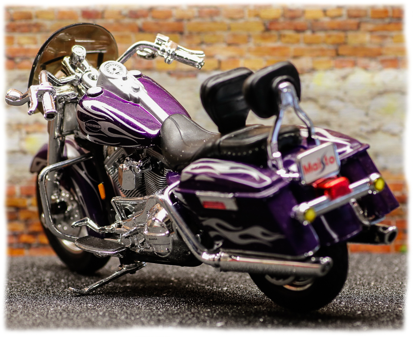 Maisto Harley Davidson FLHRSEI CVO Custom 2002