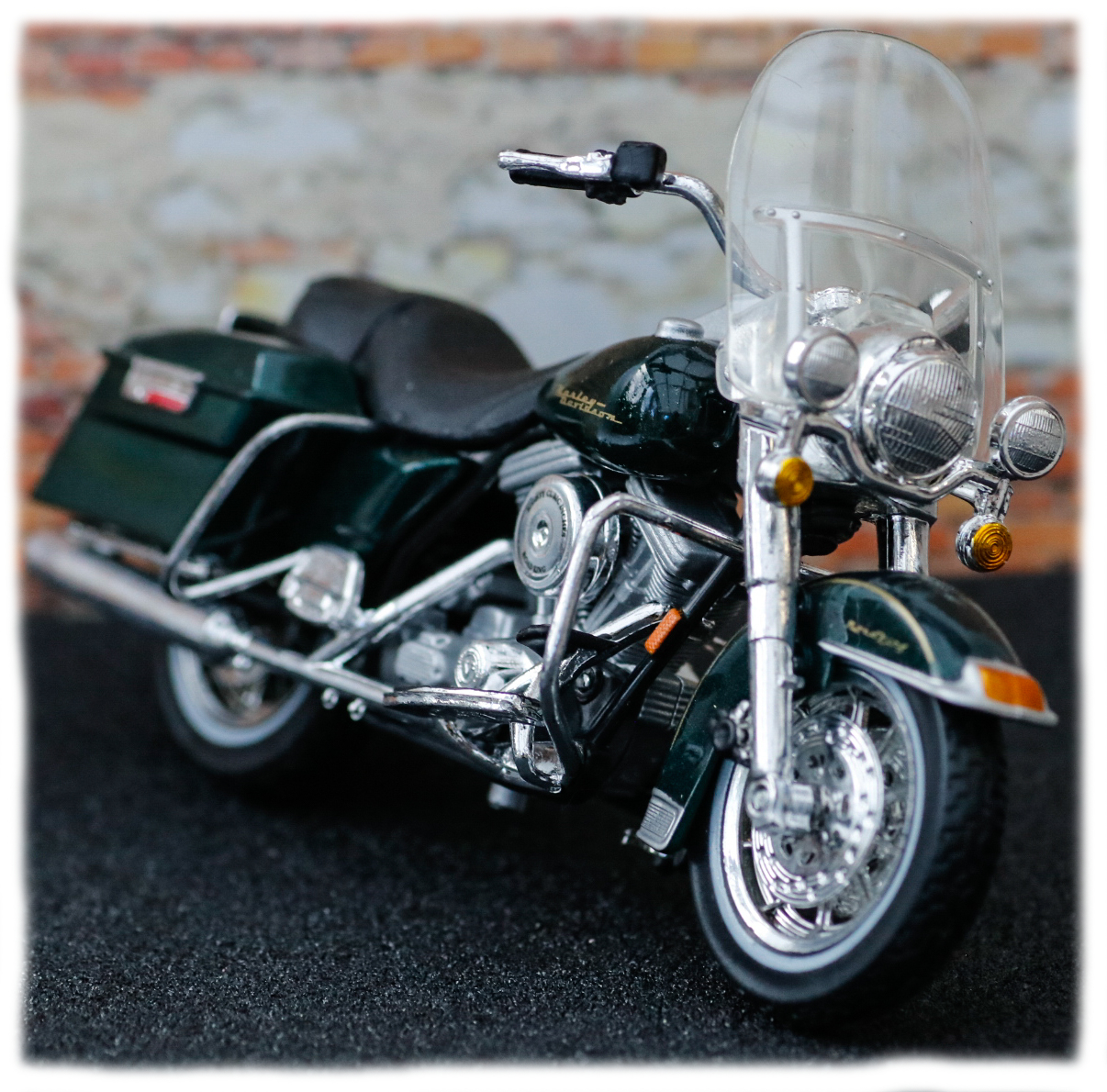 Maisto Harley Davidson FLHR Road King